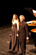 Komplement des Klavierduos Graf-Duskova im Stadttheater Fürth