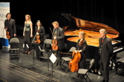 Das Klavierduo Graf-Duskova mit dem Teschner-Quartett im Stadttheater Fürth: Komplement